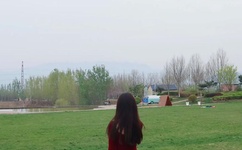 男生和女生一起打 扑克牌的APP